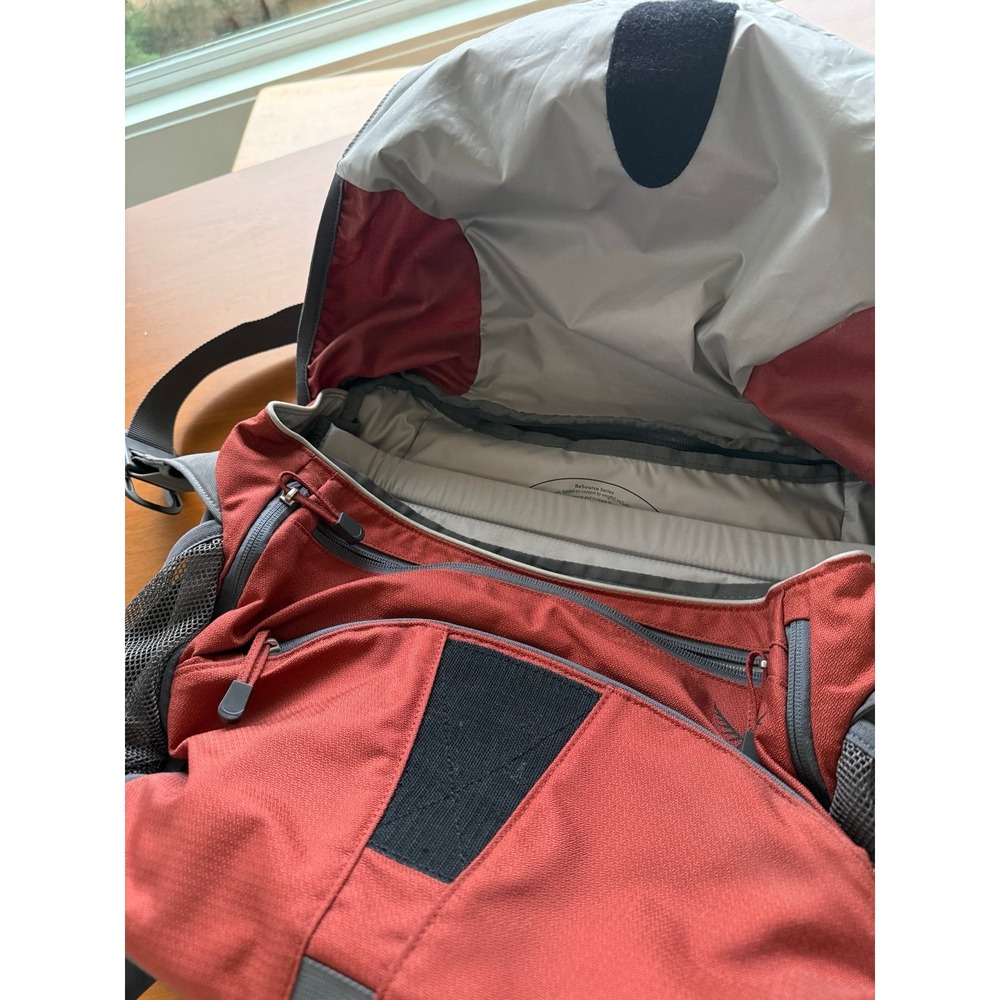 Osprey Elroy Courier Bag.  Burnt orange grey - Picture 4 of 5